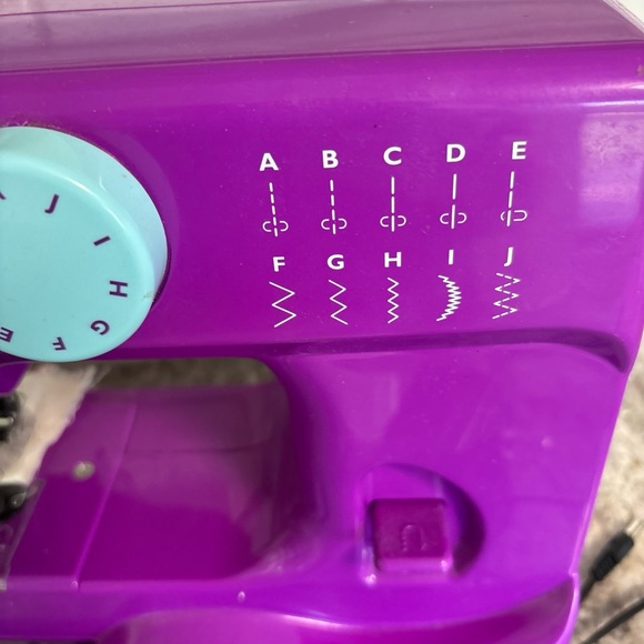 Janome New Home Purple Thunder Model 525B Mini Sewing Machine Works! W/ Extras - Picture 9 of 15